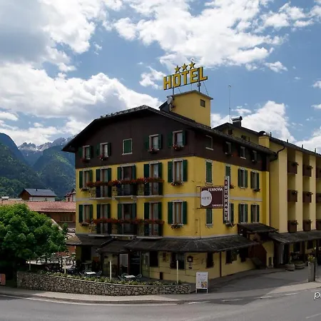فندق Ferrovia Calalzo di Cadore