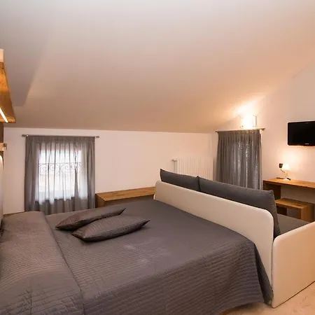 فندق Ferrovia Calalzo di Cadore